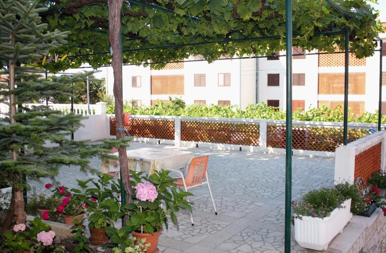 Apartments And Rooms With Parking Space Palit, Rab - 5061 Dış mekan fotoğraf