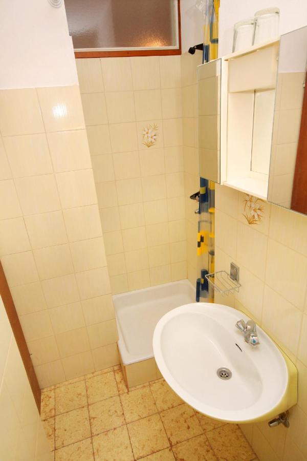 Apartments And Rooms With Parking Space Palit, Rab - 5061 Dış mekan fotoğraf