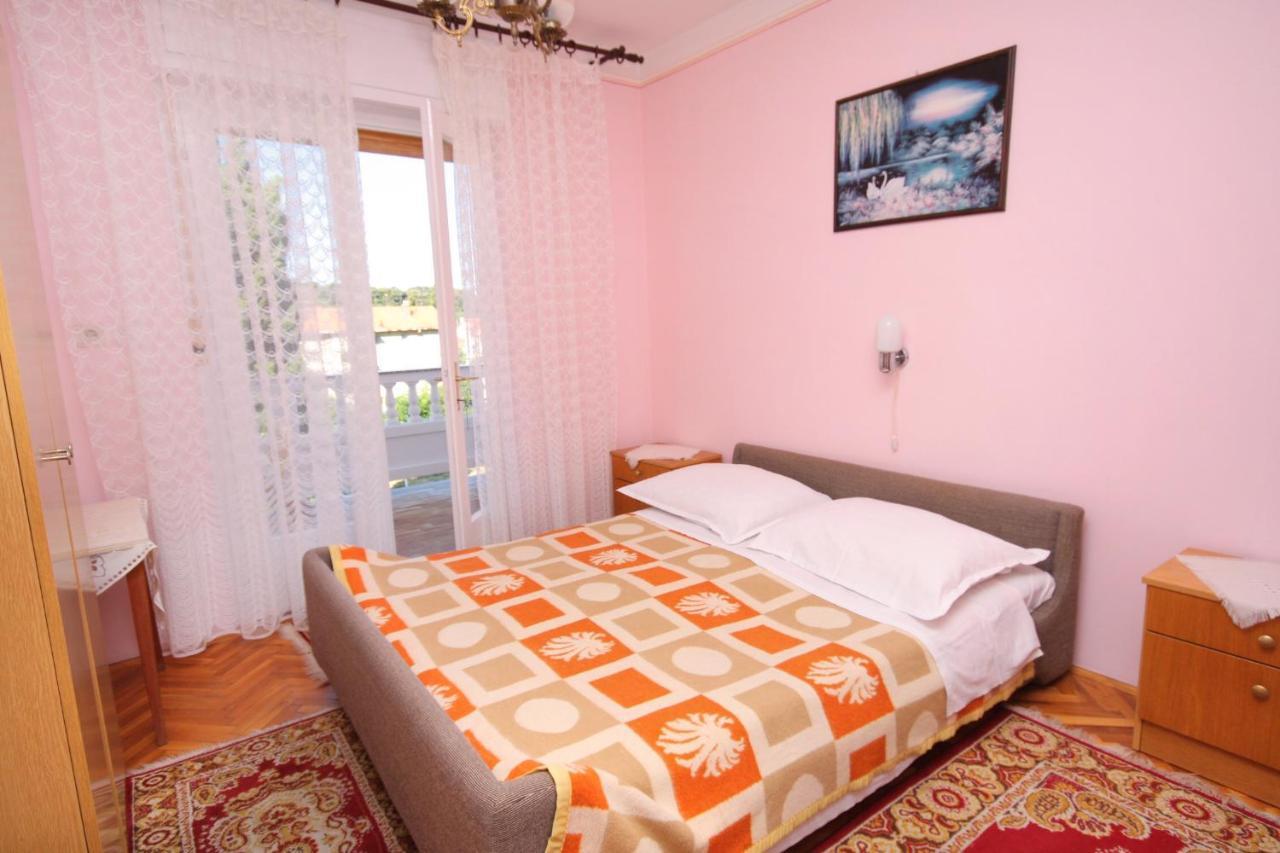 Apartments And Rooms With Parking Space Palit, Rab - 5061 Dış mekan fotoğraf