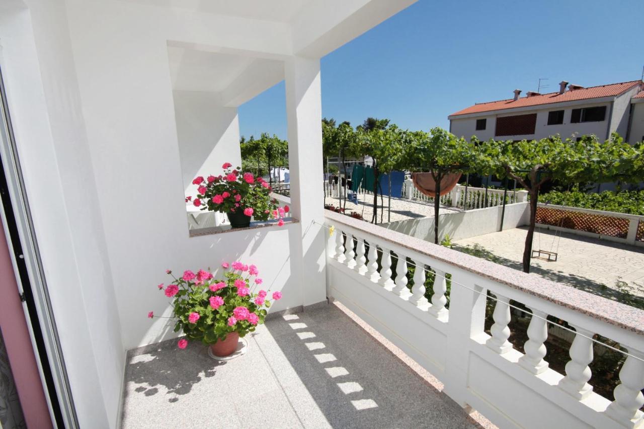 Apartments And Rooms With Parking Space Palit, Rab - 5061 Dış mekan fotoğraf