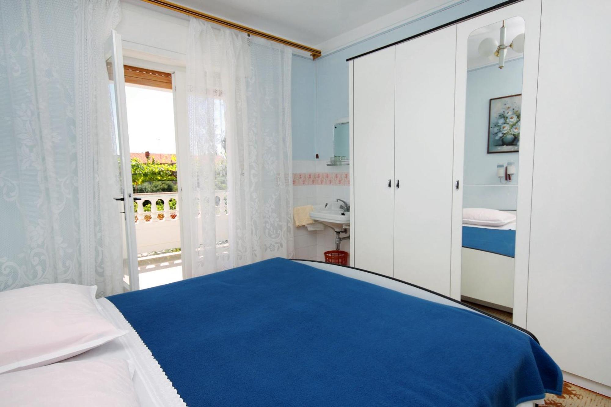 Apartments And Rooms With Parking Space Palit, Rab - 5061 Oda fotoğraf